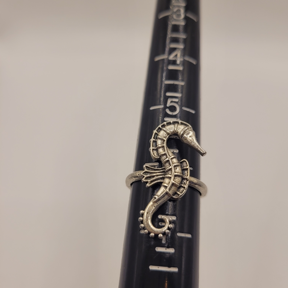 Seahorse Silver Tone Sz 6.25